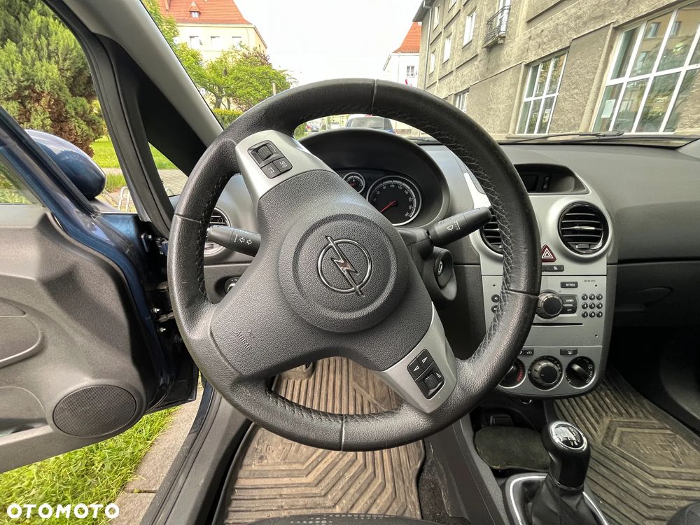 Opel Corsa 1.4 16V Satellite - 9