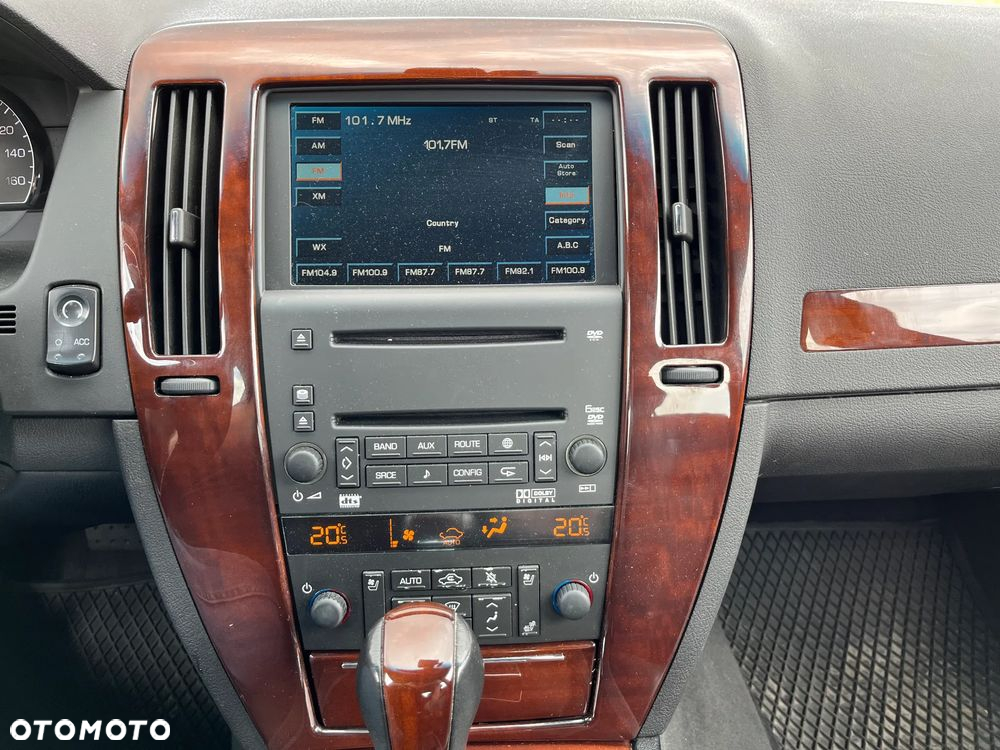 Cadillac STS - 16
