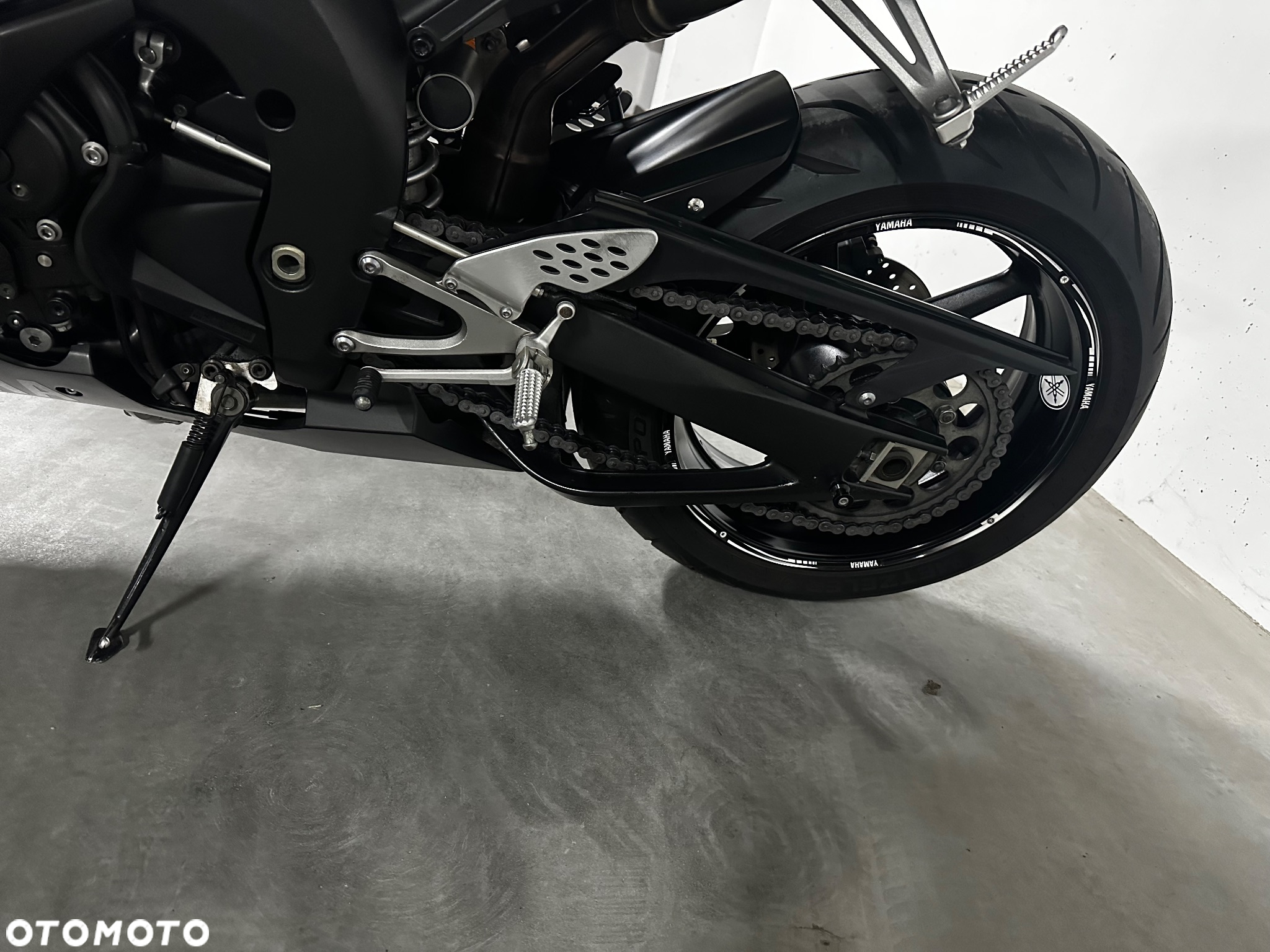 Yamaha YZF - 16