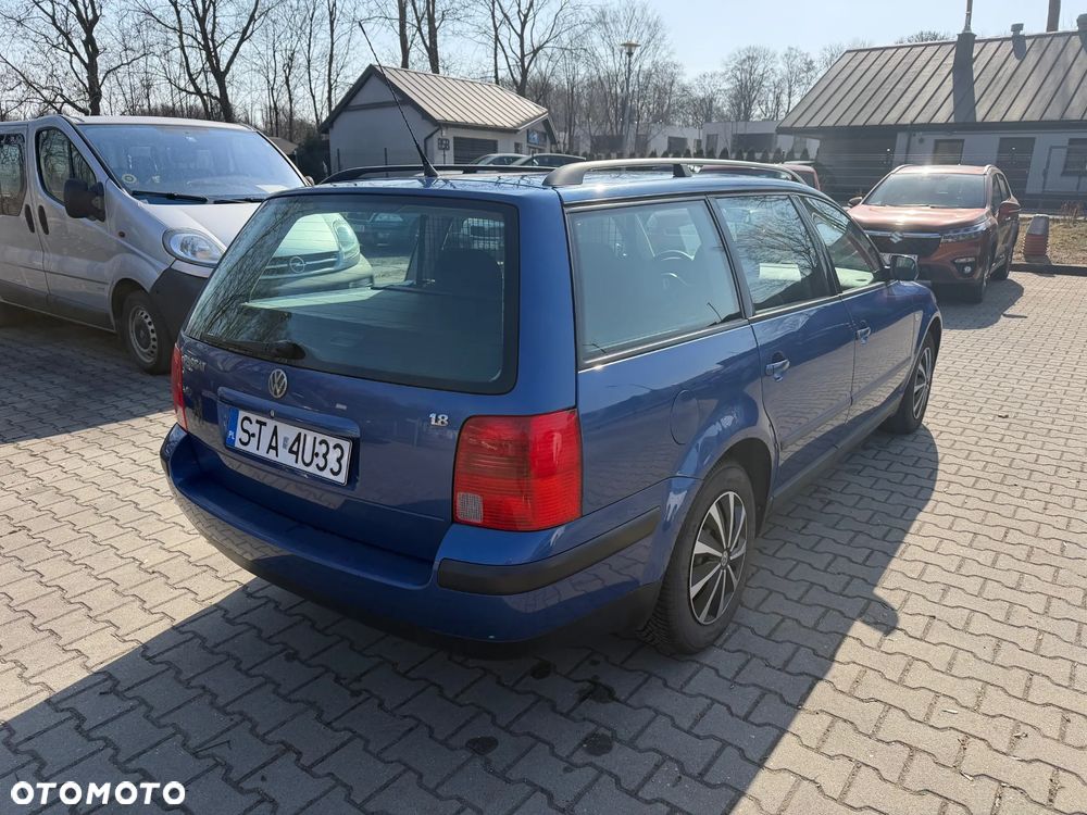 Volkswagen Passat 1.8 Comfortline - 5