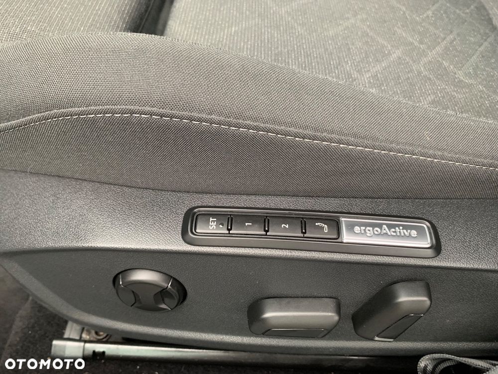 Volkswagen Golf - 15