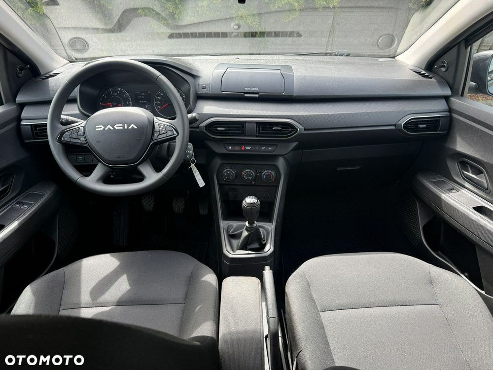 Dacia Sandero - 8