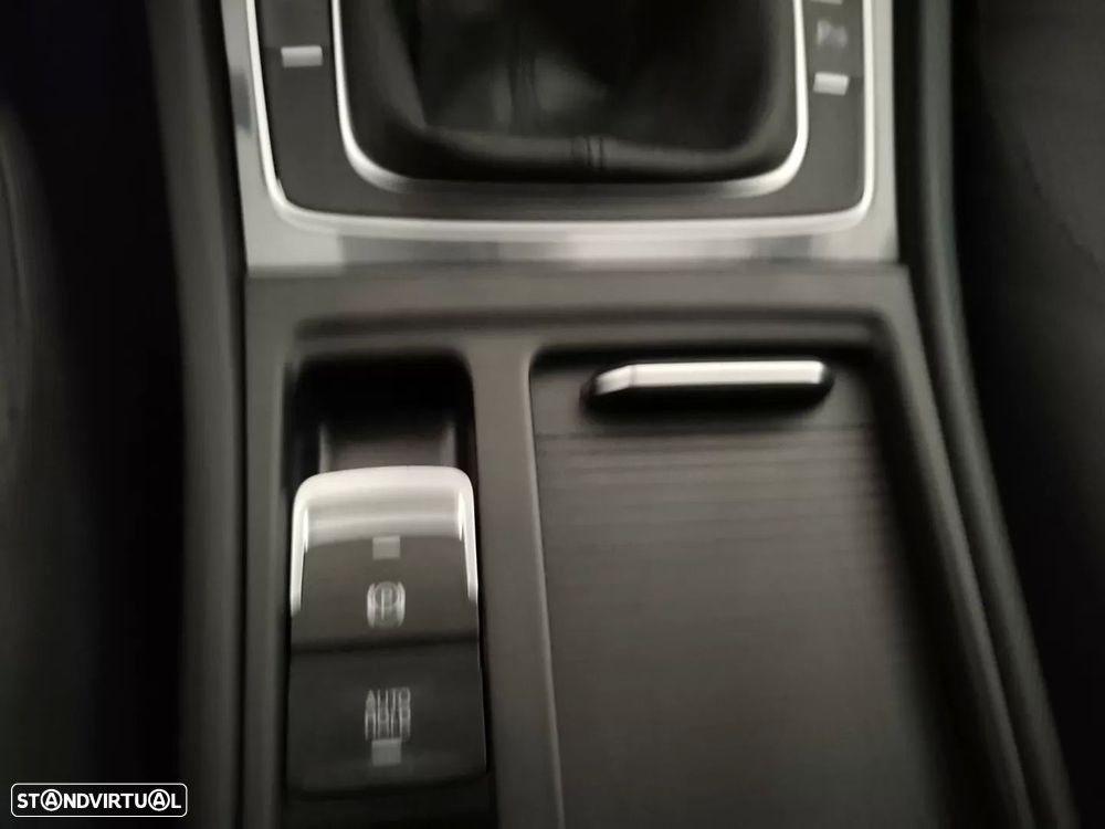 VW Golf 1.6 TDi BlueMotion Confortline - 14