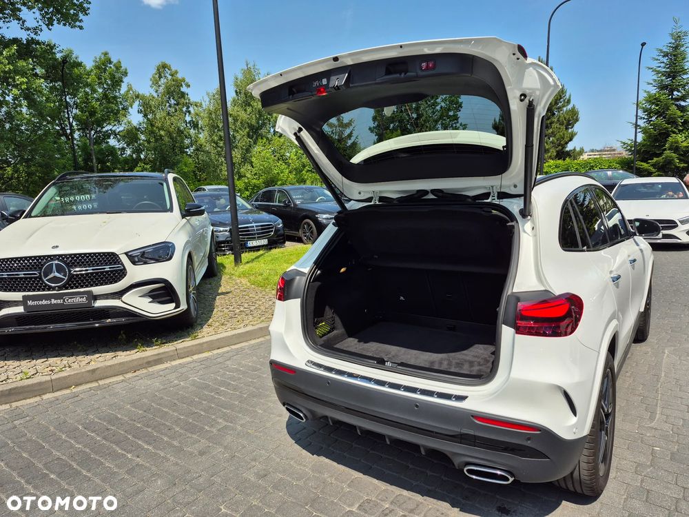 Mercedes-Benz GLA 200 - 28