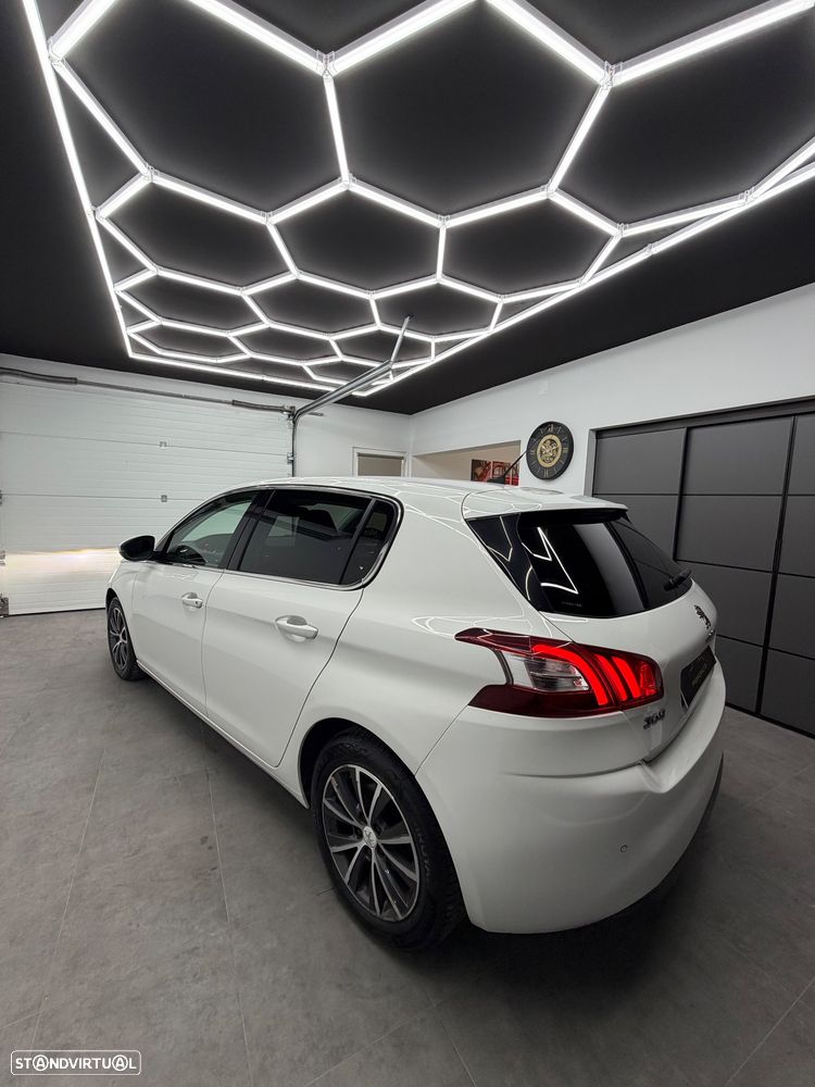 Peugeot 308 - 5