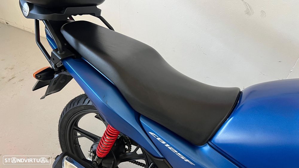 Honda CB 125F - 11