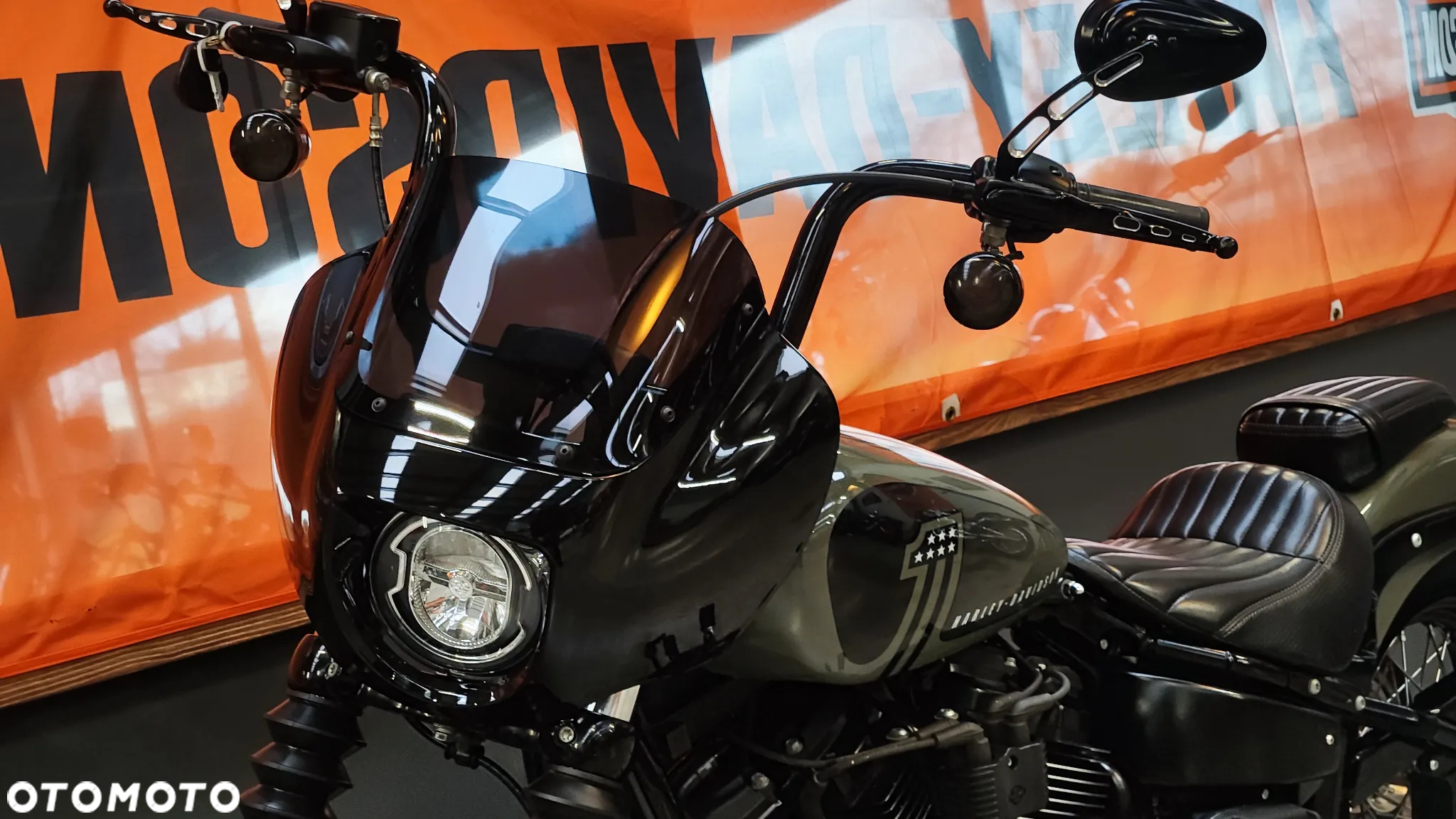 Harley-Davidson Softail Street Bob - 23