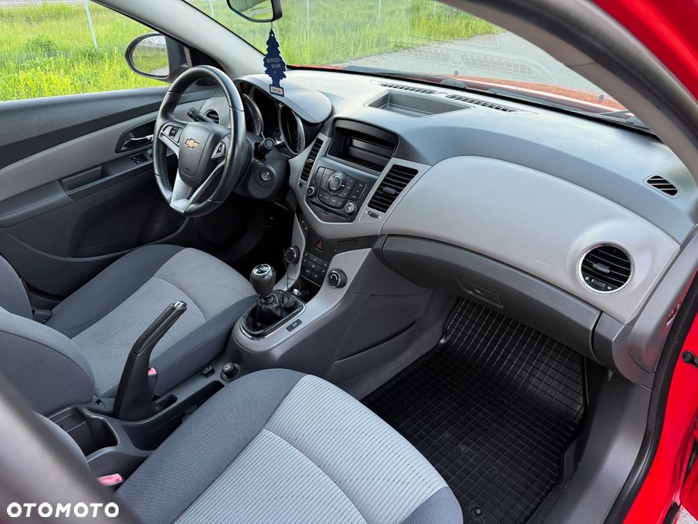Chevrolet Cruze 1.6 LS - 14