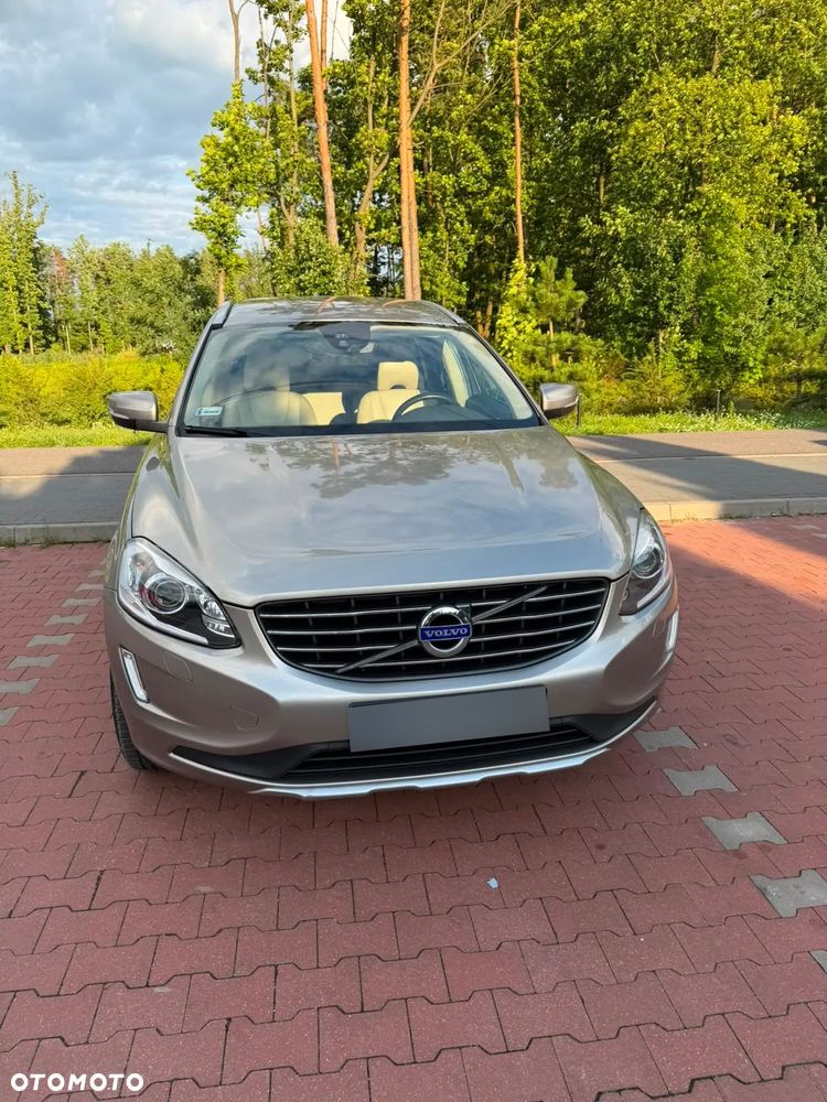 Volvo XC 60 D5 AWD Momentum - 2