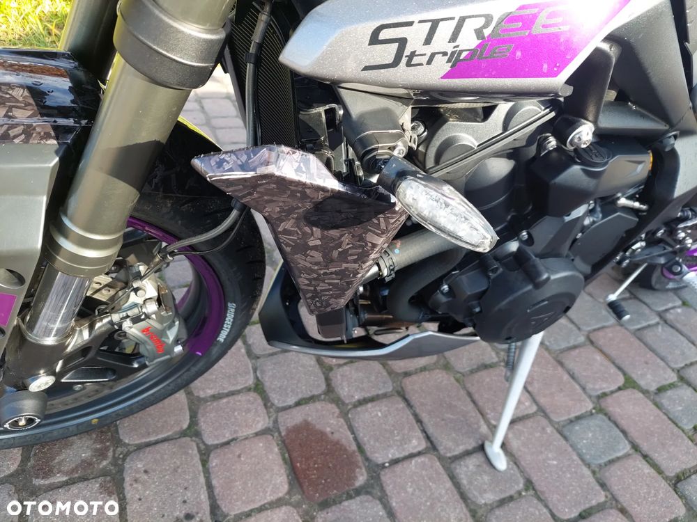 Triumph Street Triple - 11