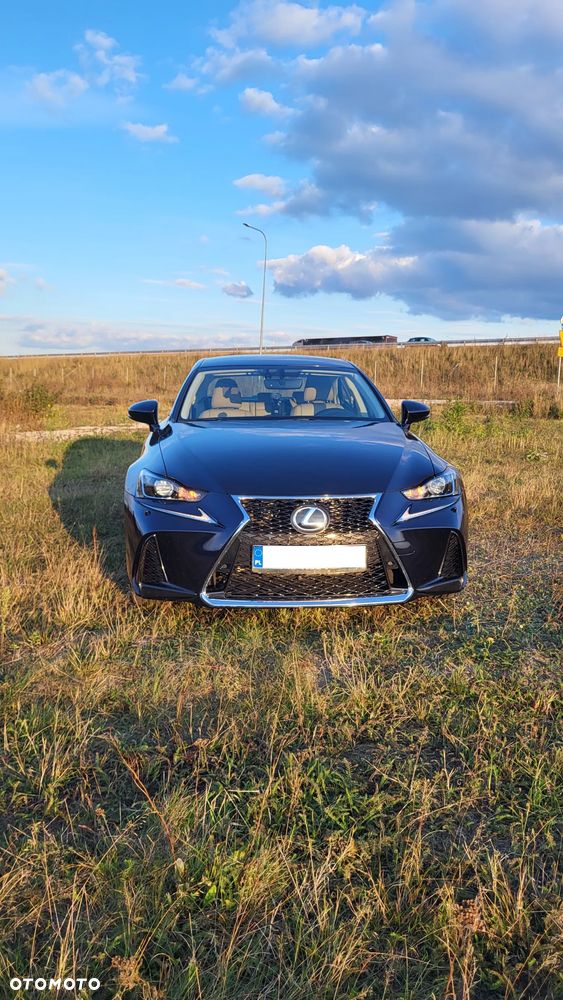Lexus IS 200t / 300 F Sport - 8