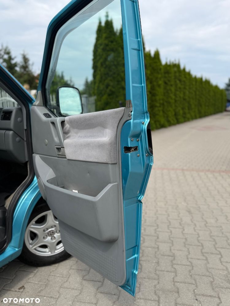 Volkswagen Multivan - 16