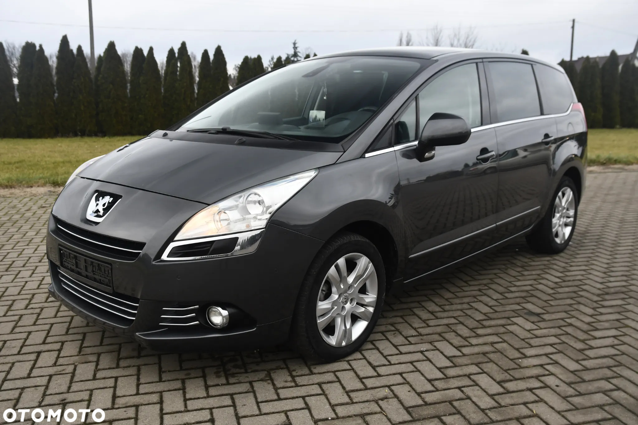Peugeot 5008 1.6 THP Premium + - 3