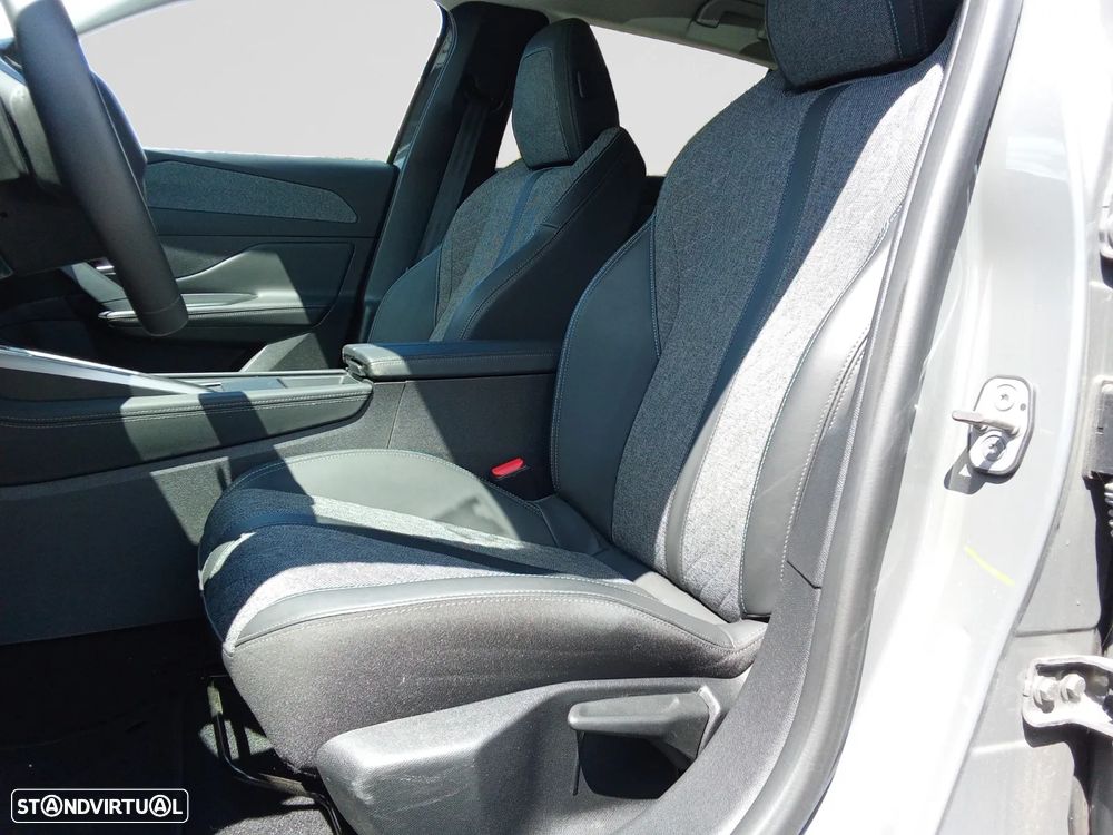Peugeot 408 1.2 PureTech Allure EAT8 - 10