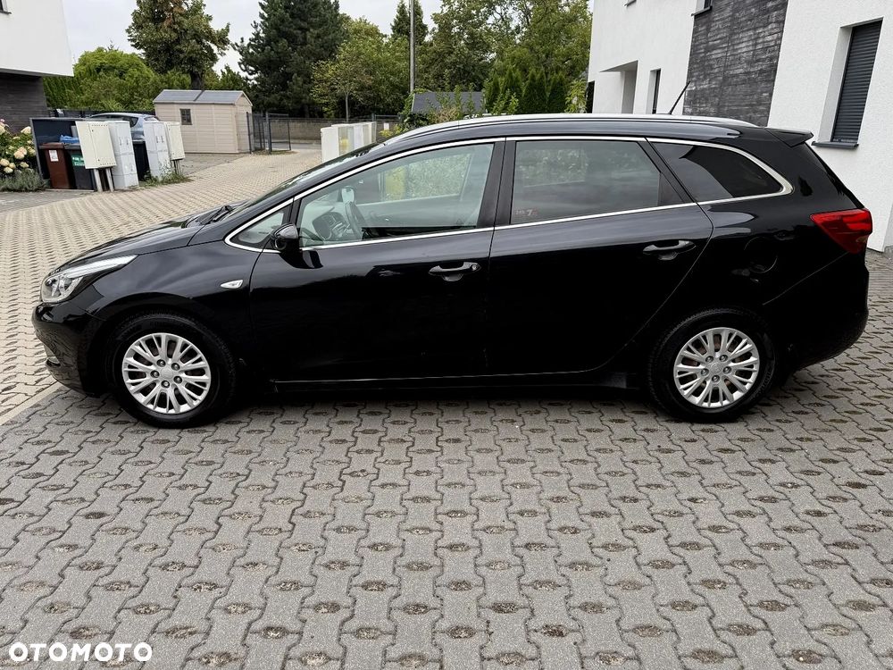 Kia Ceed - 11
