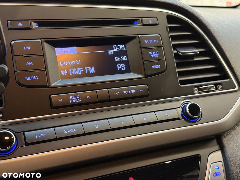 Hyundai Elantra 1.6 Classic Plus - 33