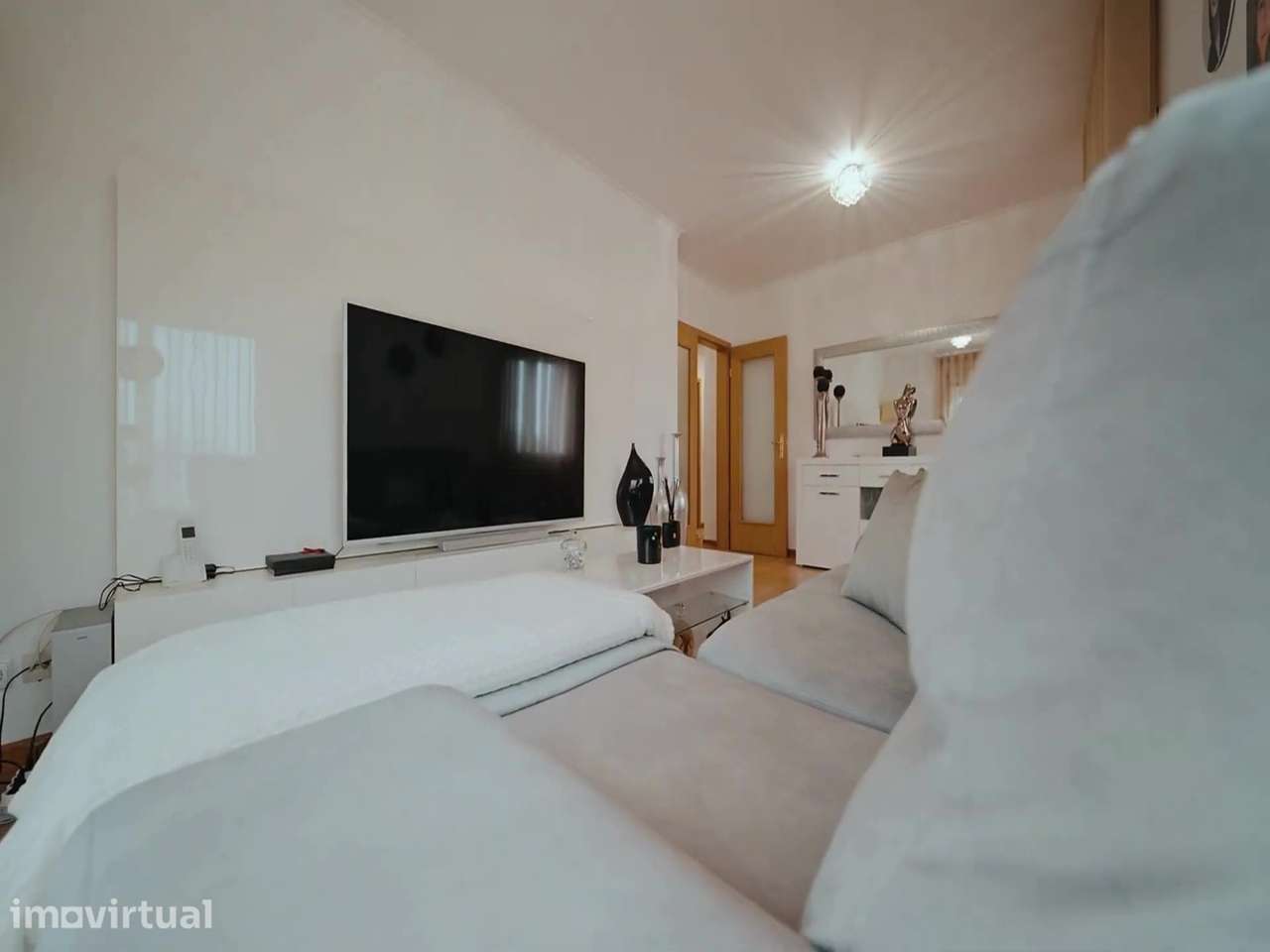 T2 com 2 casas de banho e ar condicionado  Porto - Grande imagem: 3/18