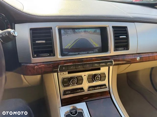 Jaguar XF 3.0 T AWD Premium Luxury - 11