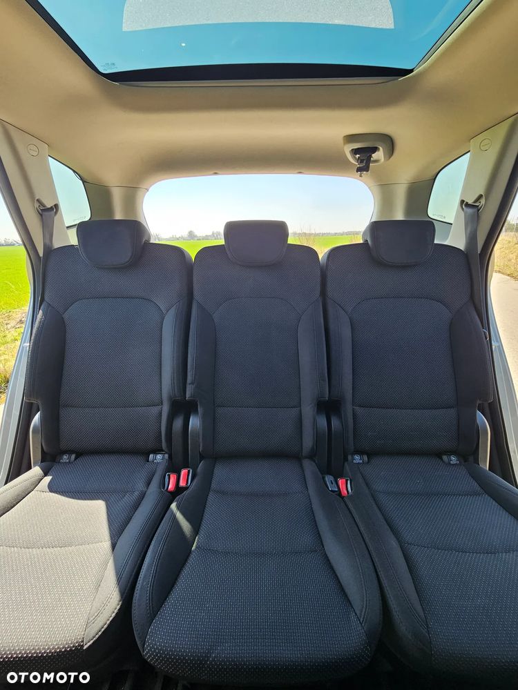 Kia Carens 1.7 CRDi M - 24