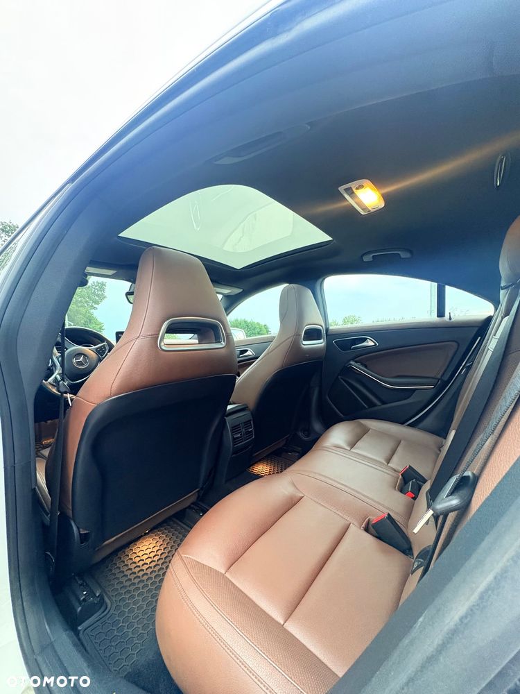Mercedes-Benz CLA 250 7G-DCT - 9