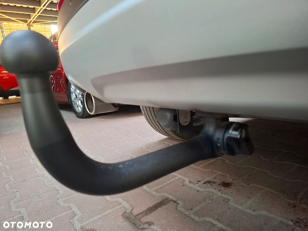 Ford Kuga - 10