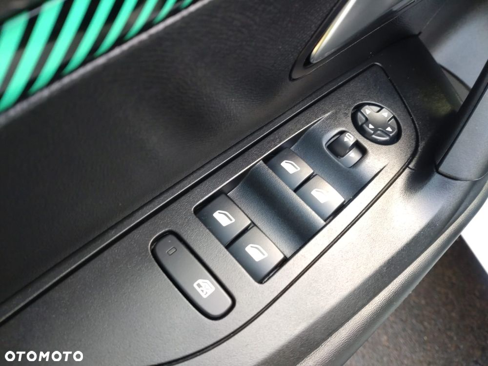 Peugeot 2008 1.5 BlueHDi Allure Pack S&S EAT8 - 39