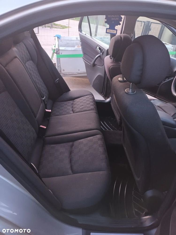 Mercedes-Benz Klasa C 200 CDI Elegance - 12