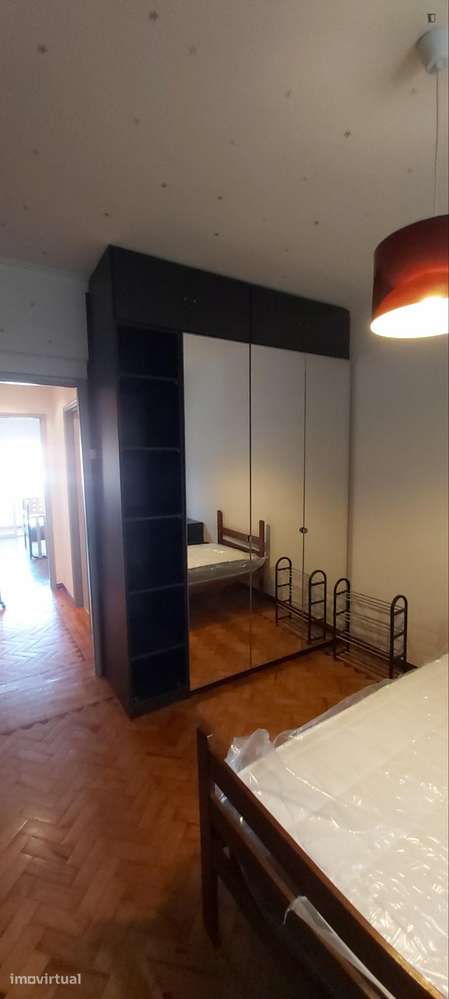 Quarto - localizado em Amadora Lisbon - Grande imagem: 4/16
