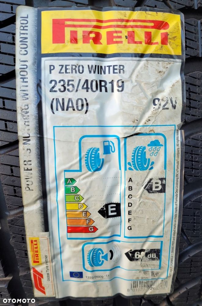 4x Pirelli P Zero Winter 235/40R19 92V Z754A - 4