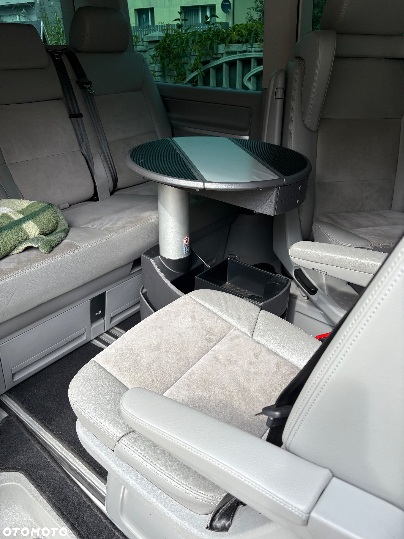 Volkswagen Multivan - 15