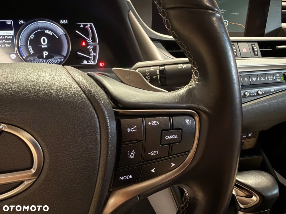 Lexus ES 300h Business Edition - 21