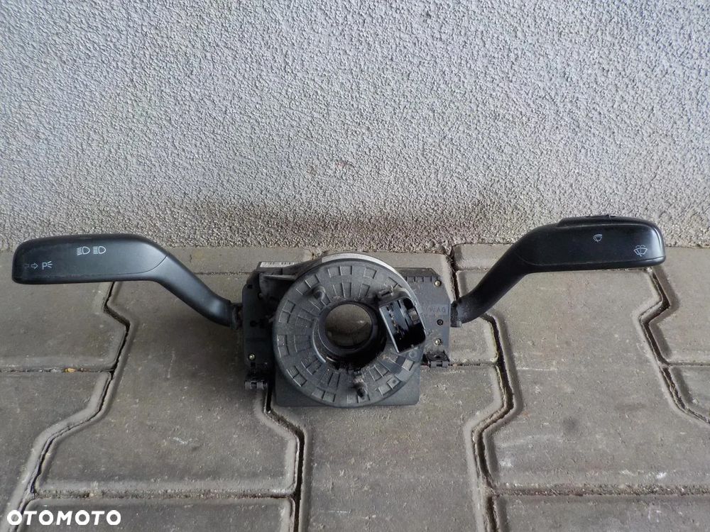 VW T5 MANETKA PAJĄK PRZEŁĄCZNIK ZESPOLONY ŚWIATEŁ - 1