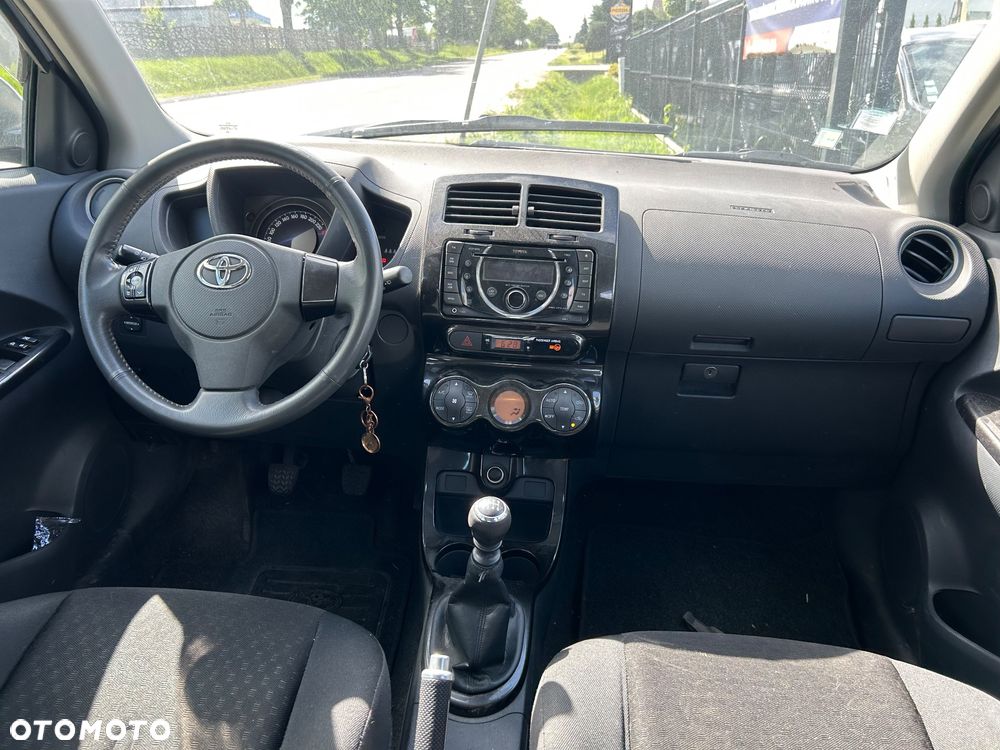 Toyota Urban Cruiser - 5