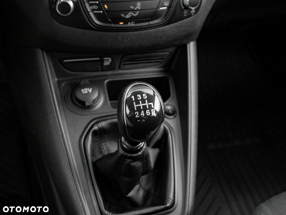 Ford Transit Courier - 18