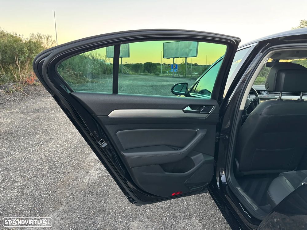 VW Passat 2.0 TDI Highline DSG - 31