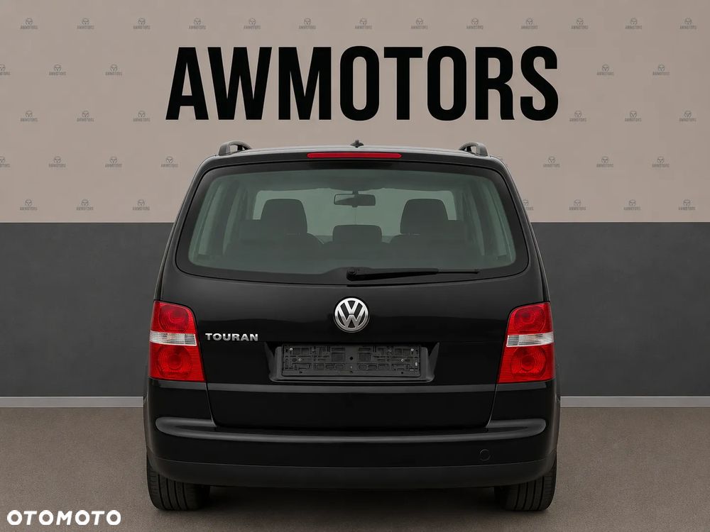 VOLKSWAGEN TOURAN 2004 *SAMOCHÓD NA CZĘŚCI* 5526 Z4   MASKA, LAMPA, DRZWI, LUSTERKO, ZDERZAK, GRILL, BŁOTNIK, KLAPA, BELKA, DESKA, FOTELE, KANAPA, ĆWIARTKA KIEROWNICA, TARCZE, ZACISKI, ZAWIESZENIE, KOMPLETNY PRZÓD, KOMPLETNY TYŁ, LICZNIK, ZEGARY, PRAWE LEWE PRZÓD TYŁ/ C9Z - 4