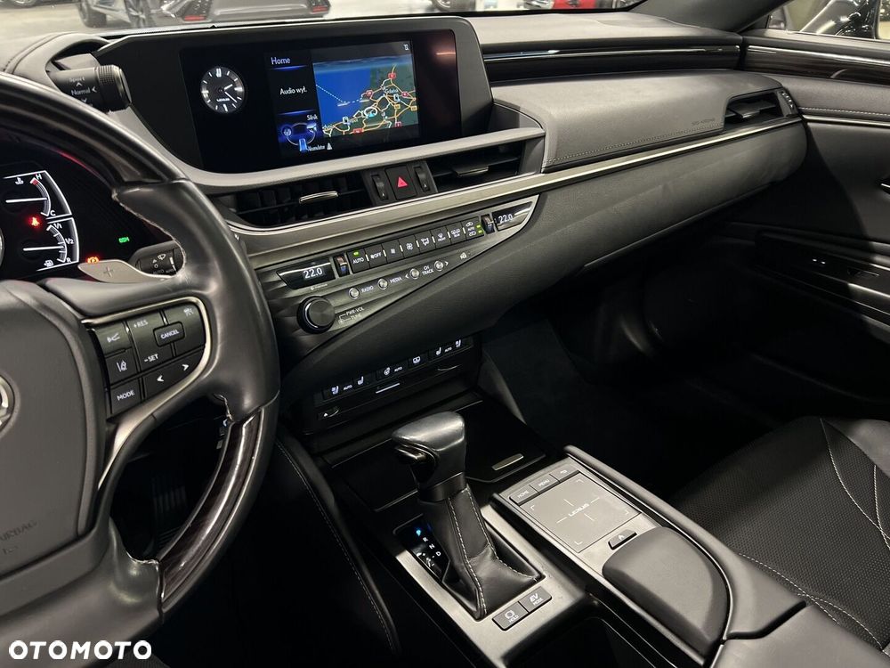 Lexus ES 300h Prestige - 30
