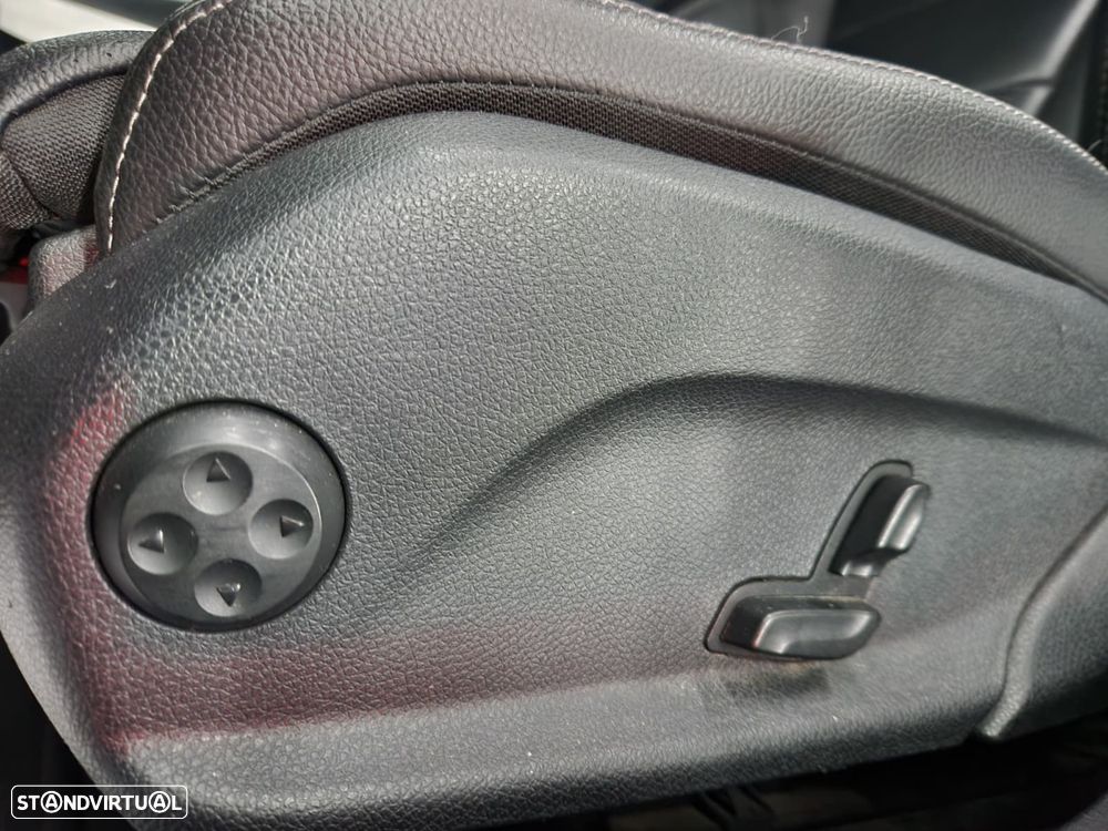 Mercedes-Benz C 300 h AMG Line - 8