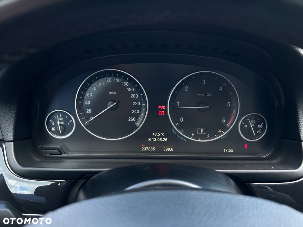 BMW Seria 5 520d - 28