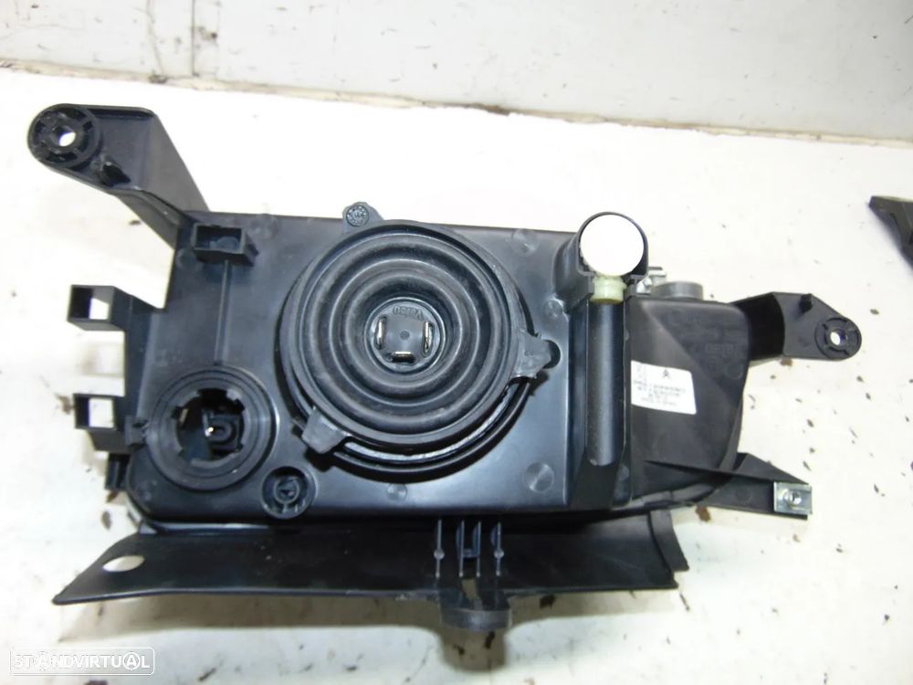 Citroen Berlingo/Peugeot Partner farol - 4