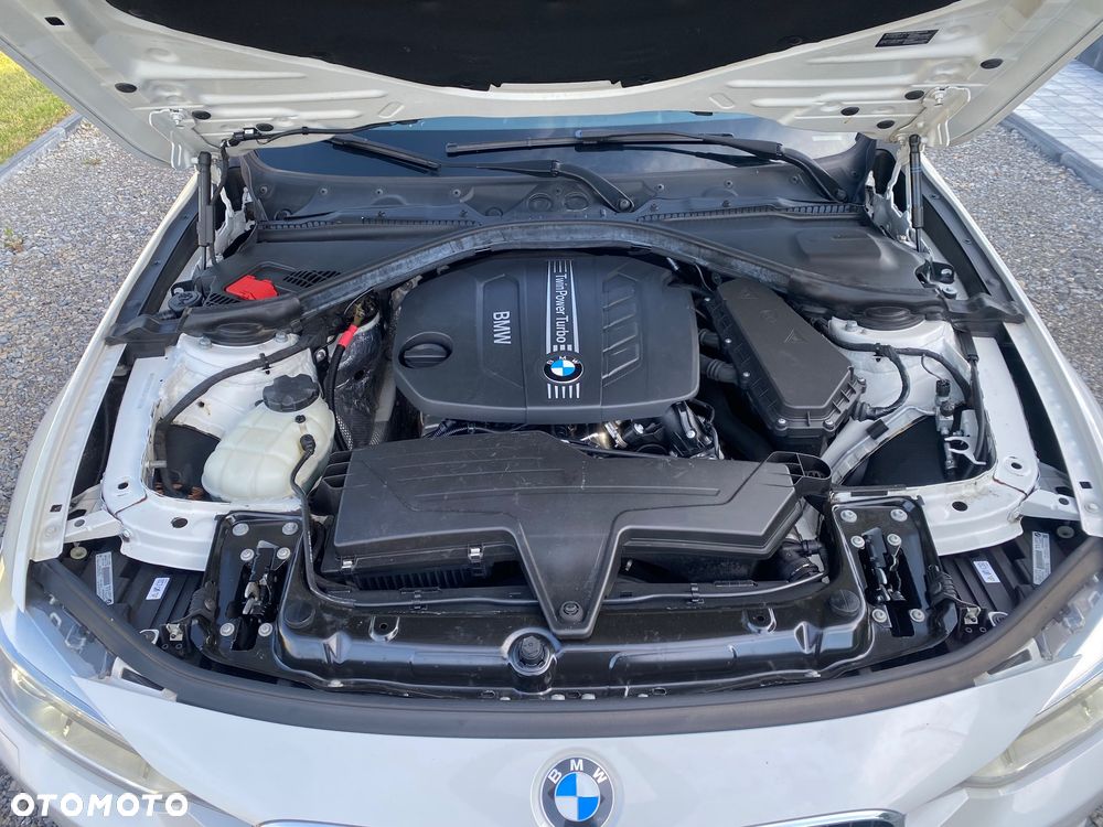 BMW Seria 3 318d Sport Line - 28