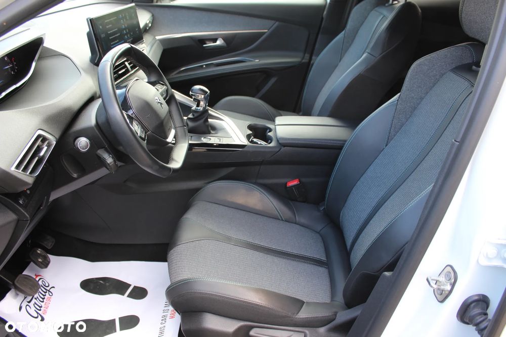 Peugeot 3008 1.2 PureTech Active Pack S&S - 14