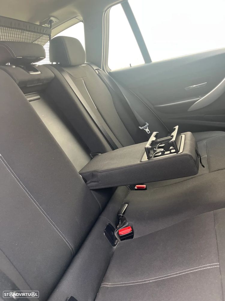 BMW 318 d Touring Auto Line Sport - 13