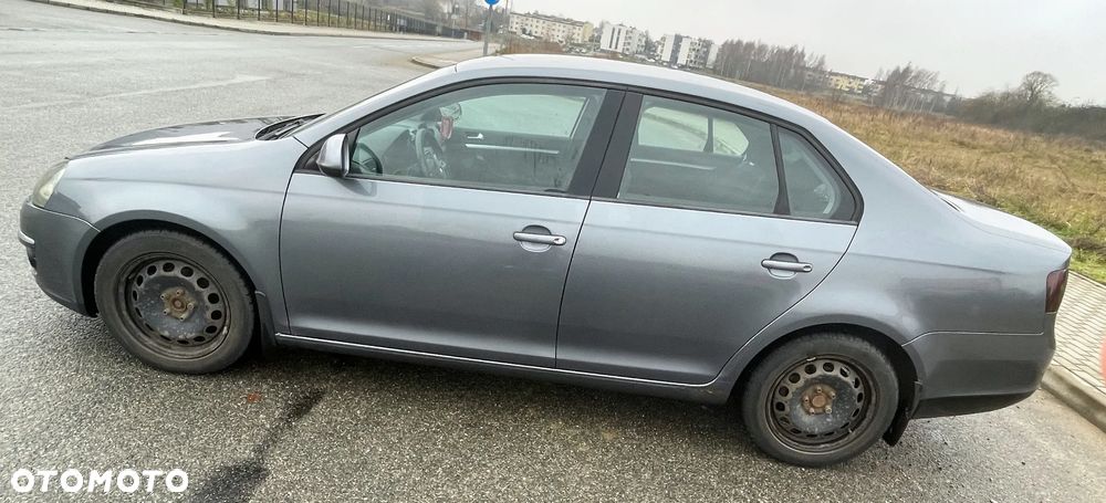 Volkswagen Jetta 1.6 TDI Highline Perfectline - 6