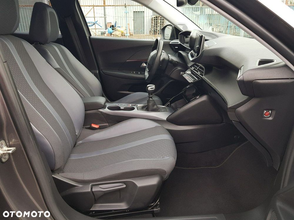 Peugeot 2008 PureTech 130 Allure - 17