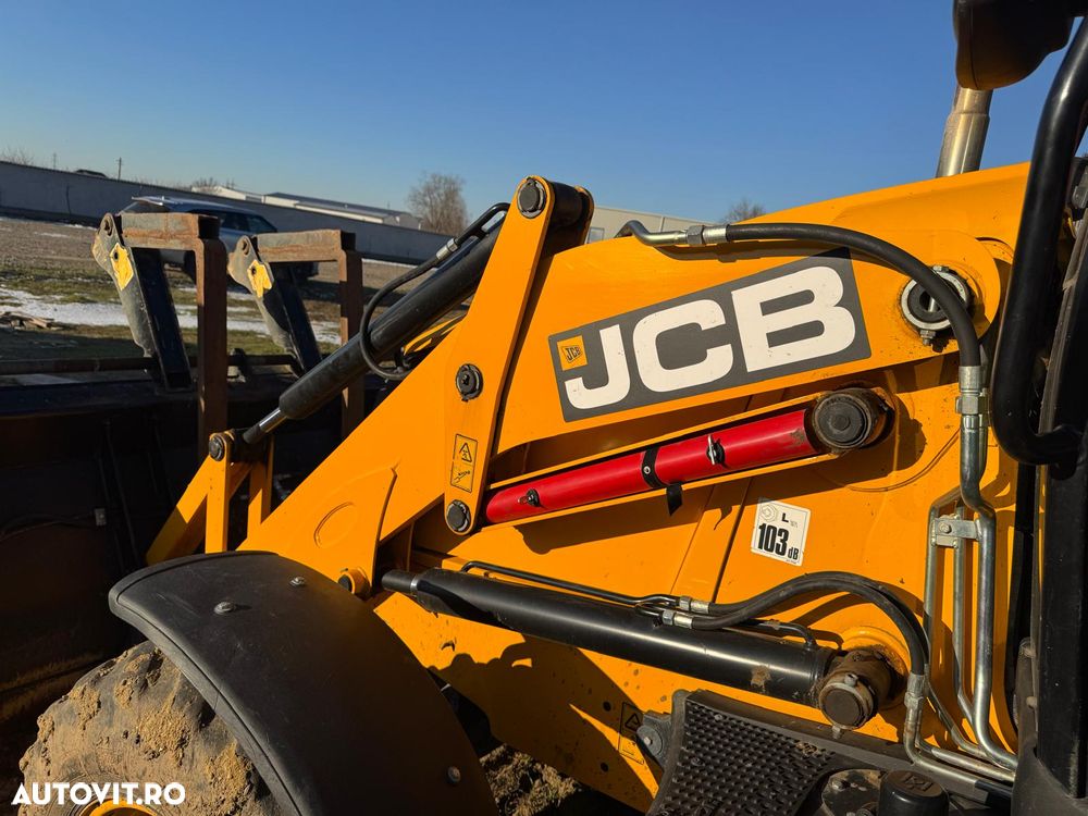 JCB 3CX 14H5WM 82.000euro+TVA - 9