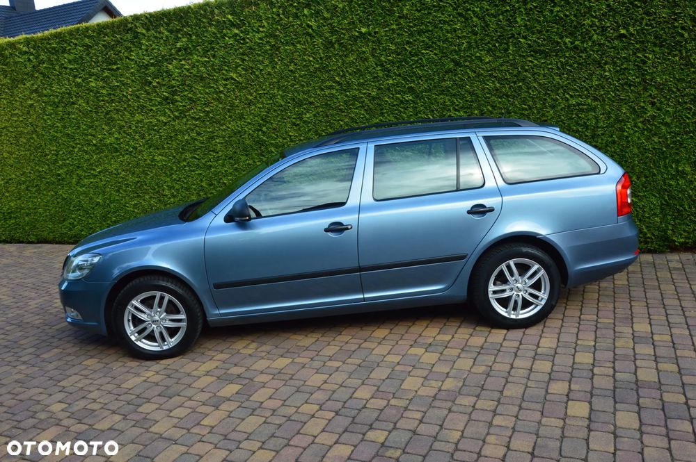Skoda Octavia 1.6 Ambiente - 5