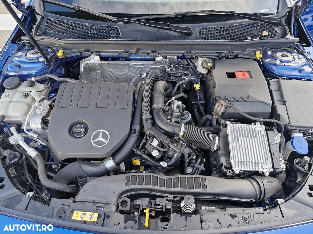 Mercedes-Benz A 200 MHEV 7G-DCT Sedan - 11