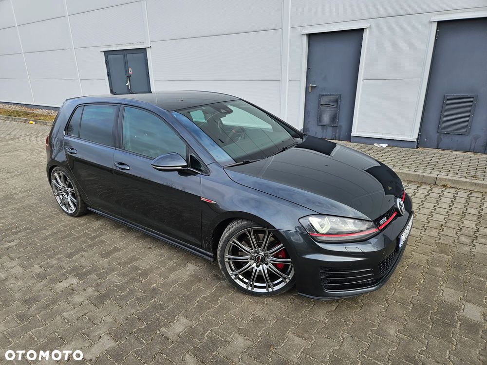 Volkswagen Golf GTI Performance BlueMotion Technology - 3