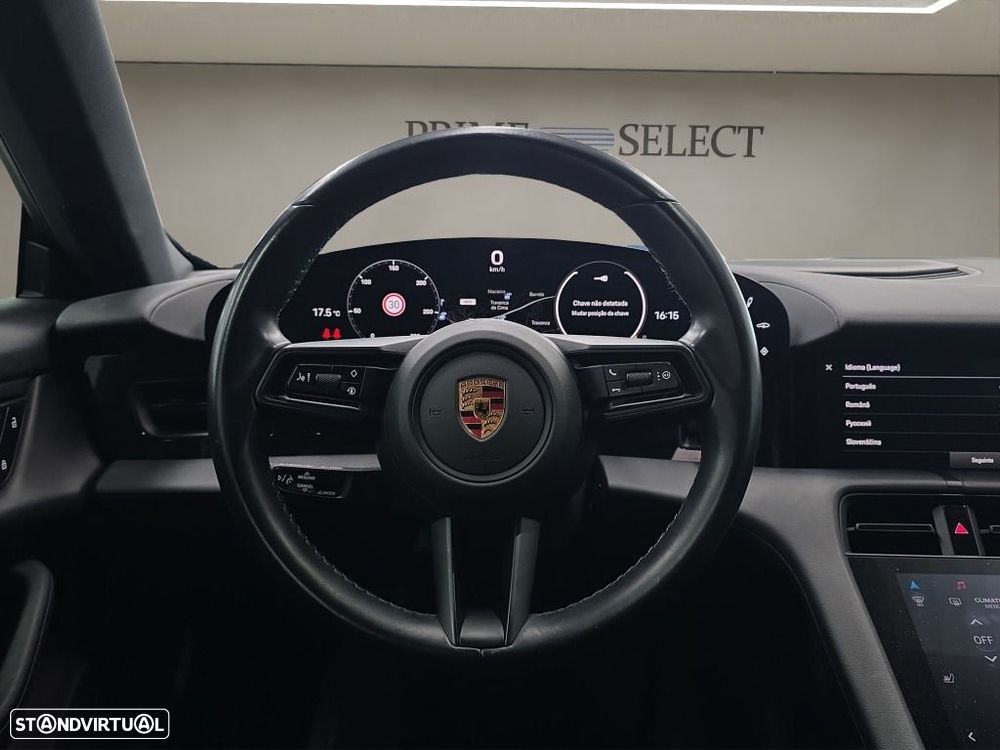 Porsche Taycan Cross Turismo - 11